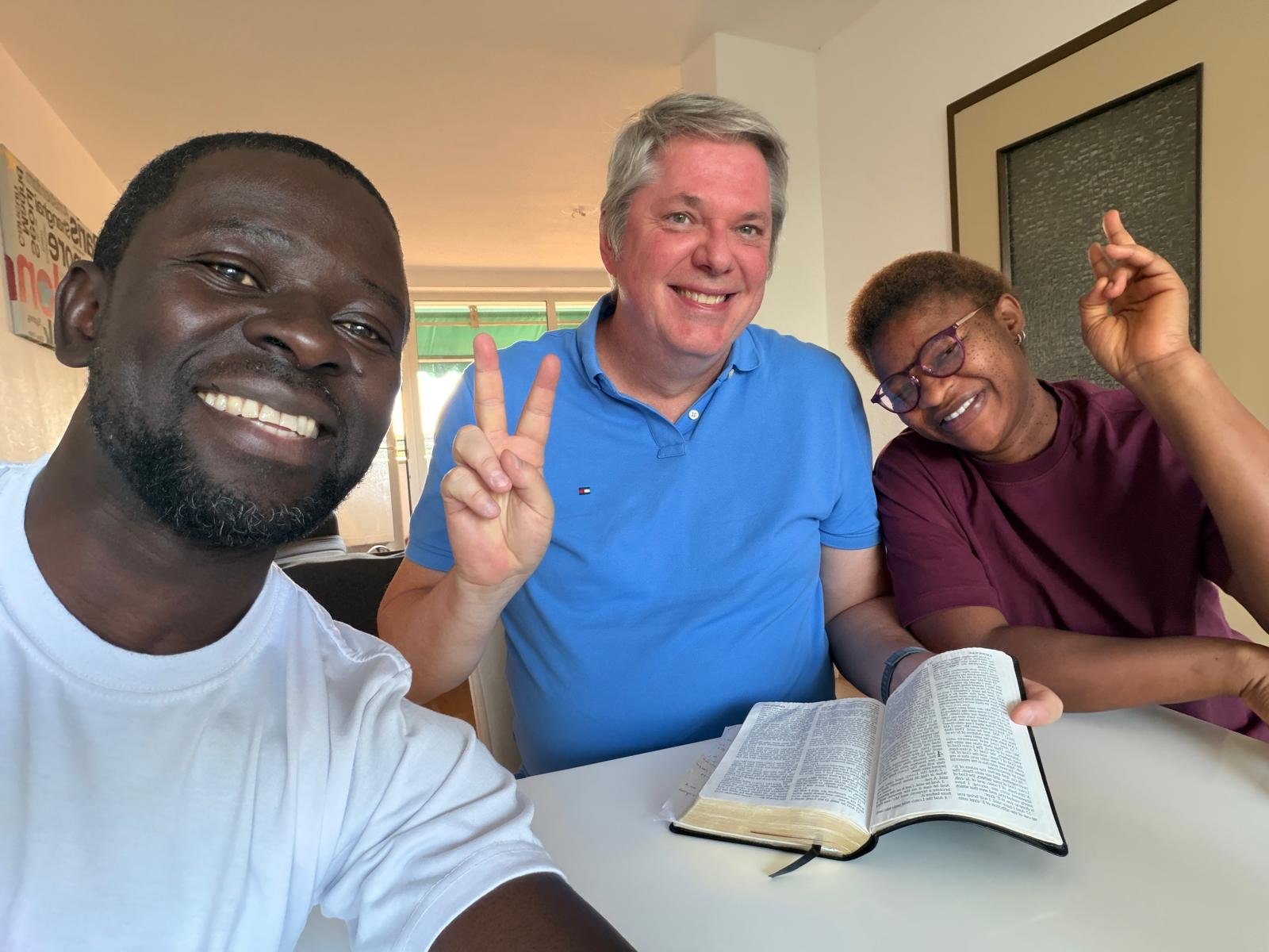 Streets Evangelism — BIBLE STUDIES & HOUSE FELLOWSHIP